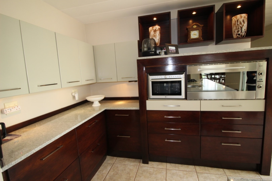 4 Bedroom Property for Sale in Heuwelsig Free State